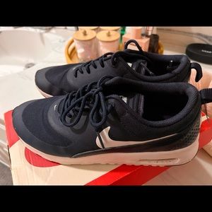 Nike sneakers air max Thea